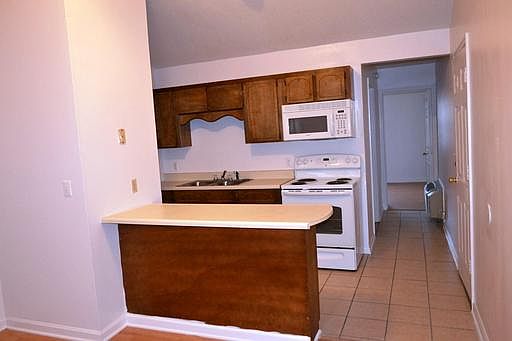 2nd image of 314B Pleasant St