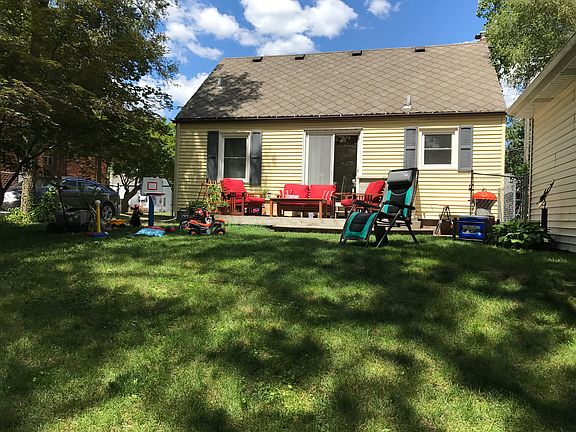 2nd image of 1026 Edna St SE