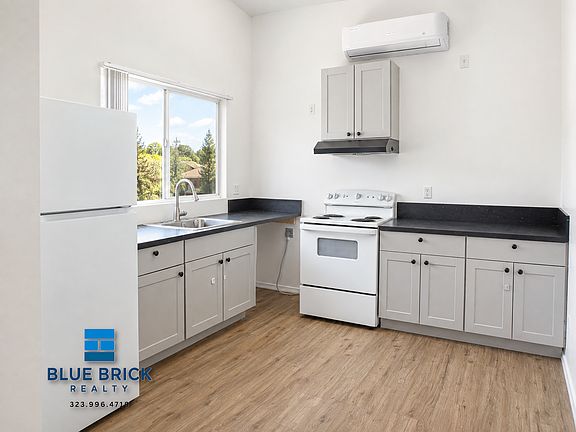 4th image of 13441 Vanowen St #1