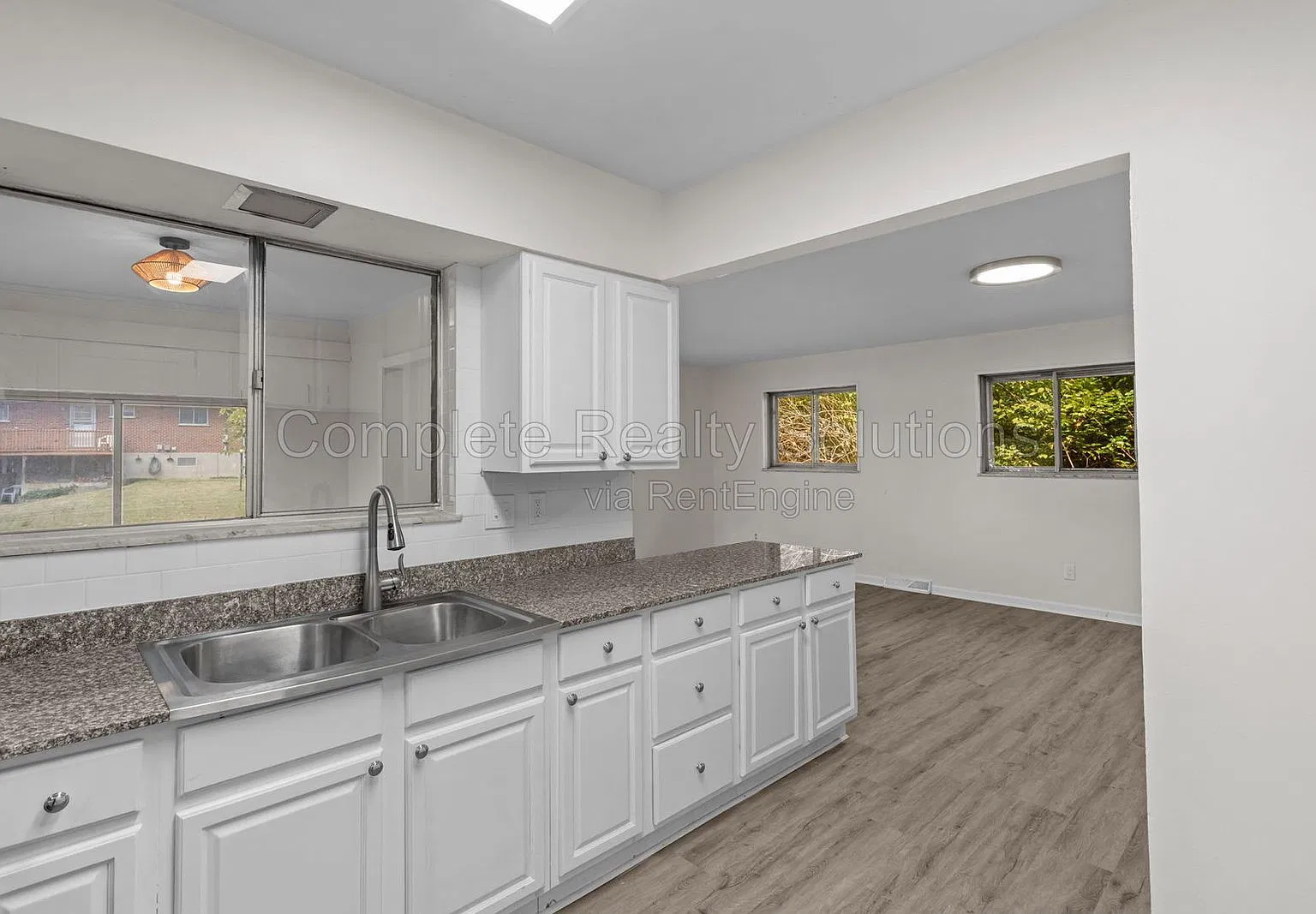 3 bed, 2.0 bath, 1411 sqft, $1,299 — Photo 2