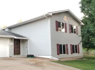 2710 E Rum River Dr S, Cambridge, MN 55008