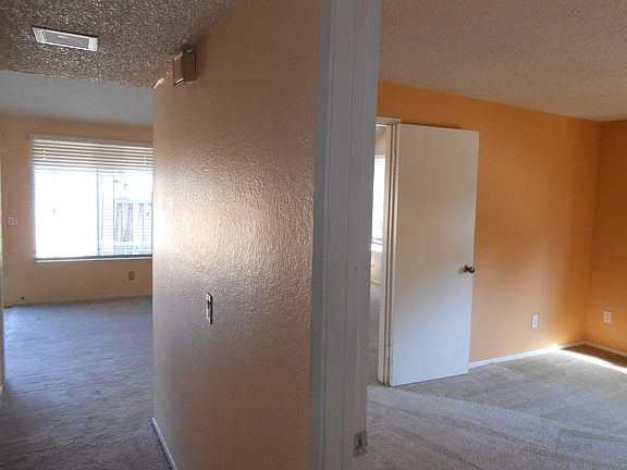 5th image of 1912 E Yale St #7
