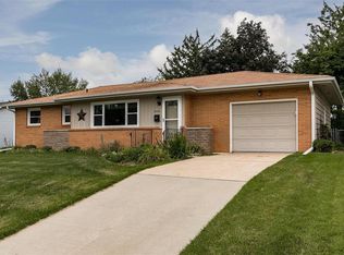 2448 10th Ave SW, Cedar Rapids, IA 52404