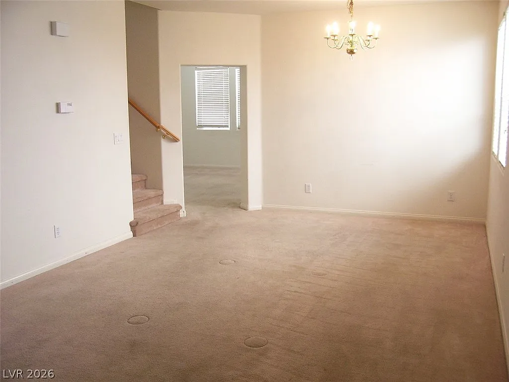 4 bed, 3.0 bath, 2287 sqft, $2,000 — Photo 2