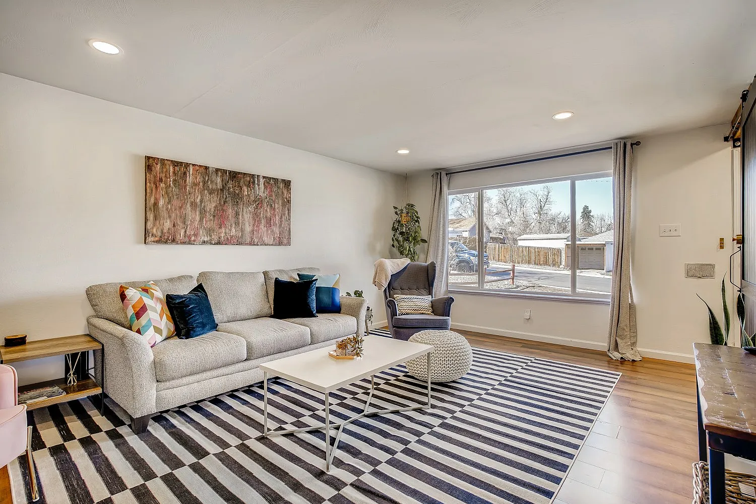 3 bed, 1200 sqft, $2,395 — Photo 3