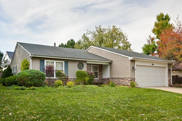 2074 Oriole Ln photo 1