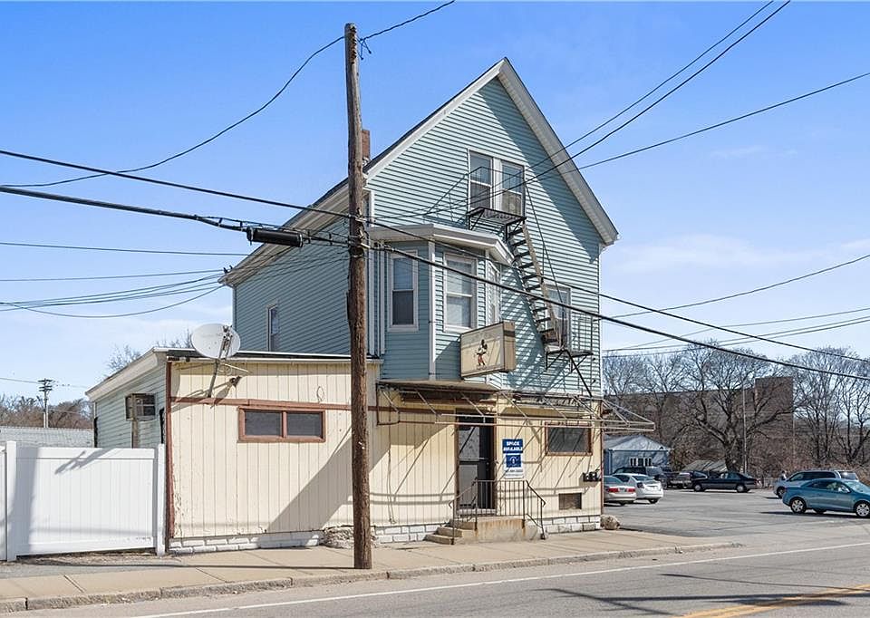 27 Greenville Ave, Johnston, RI 02919 MLS 1334069 Zillow