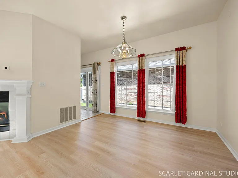 1602 Astor Ave — Photo 4