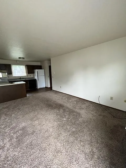 1160 S Lincoln Ave — Photo 3