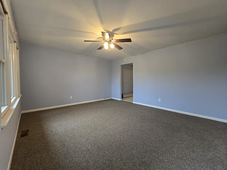 1645 White Dr — Photo 3