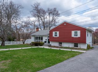 1 Edgewood Rd, Hartsdale, NY 10530