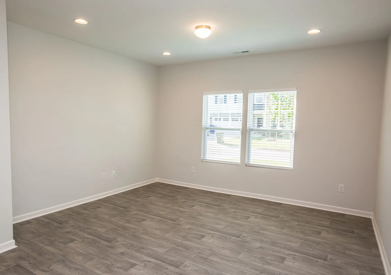 Available Early August - Gorgeous 3 Bed 2.5 Ba Pet-Friendly Home In Rtp With Fenced-In Backyard! — Photo 3