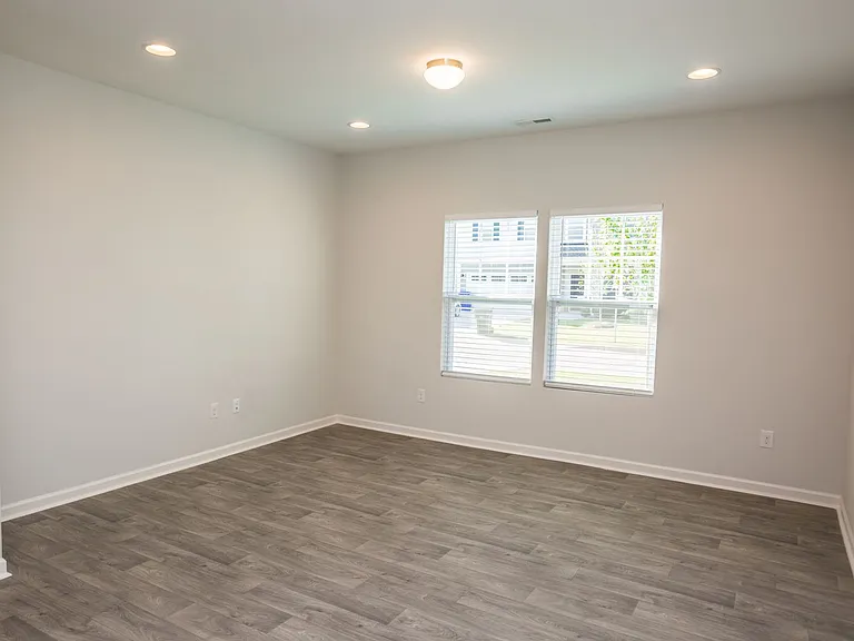 112 Raphael Pl — Photo 3