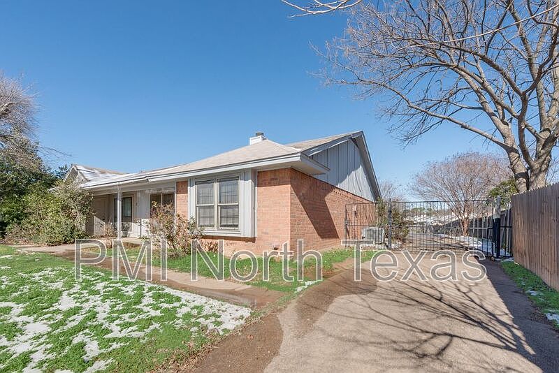 1st image of 500 Augustine Dr