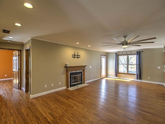 4th image of 2649 Pheasant Run