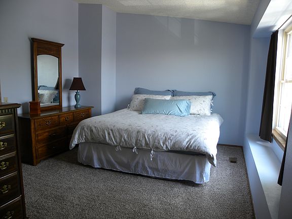 master bedroom (upstairs)