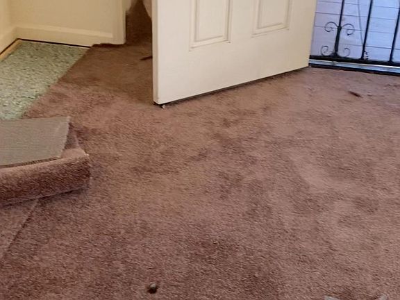 5th image of 5144 Arlington Ave #1
