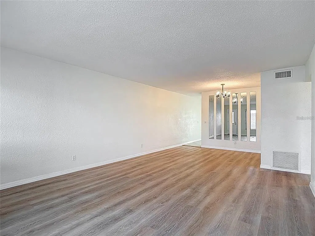 2 bed, 2.0 bath, 1100 sqft, $1,700 — Photo 4