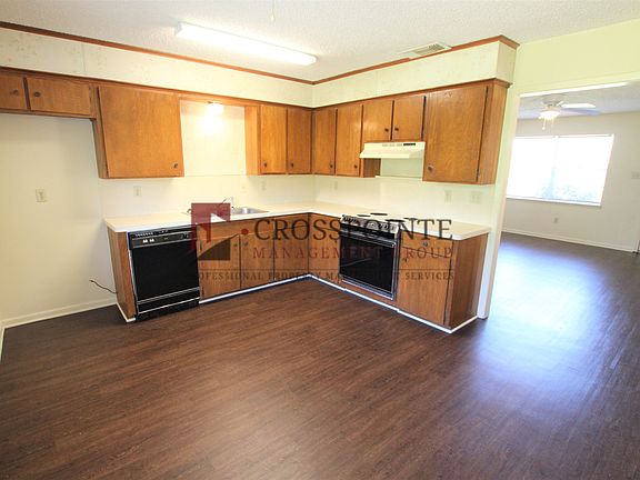 5th image of 12381 Cimmarron Dr