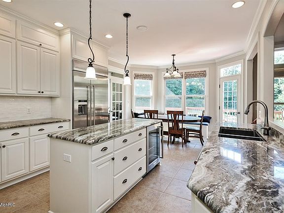 2nd image of 10351 Jill Ln