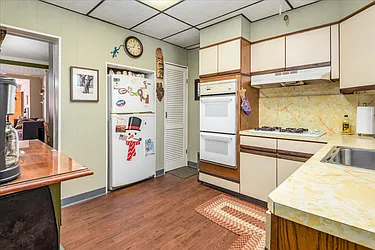 Sold by Sold By Bart Real Estate Partners inc