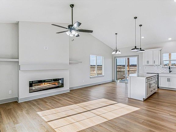 5th image of 1510 E Midway Ct