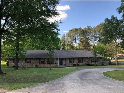 1st image of 700 Royal Oak Dr