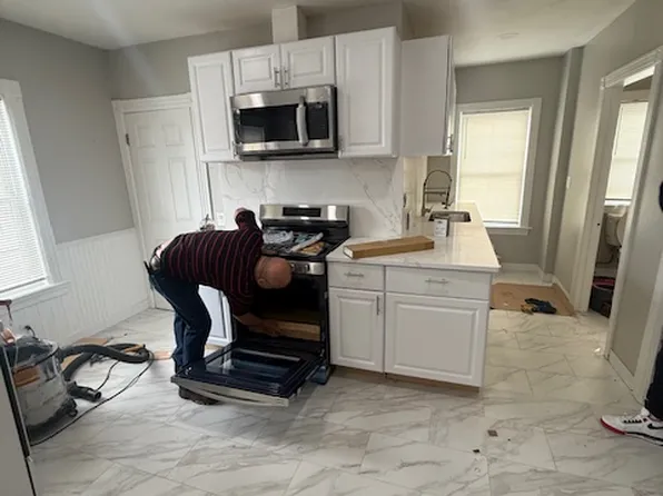 8 Magnolia St APT 1, Pawtucket, RI 02860