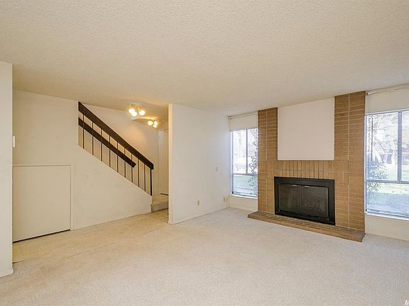 4th image of 2298 Sierra Blvd APT B