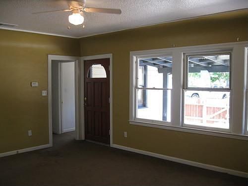 4th image of 3234 E Lamona Ave