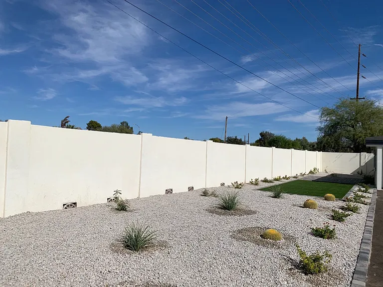 906 E Roma Ave — Photo 62