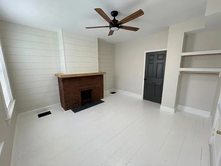 504 Millikin St — Photo 3