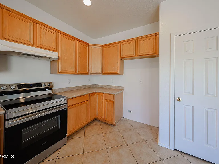 14584 W Watson Ln — Photo 16