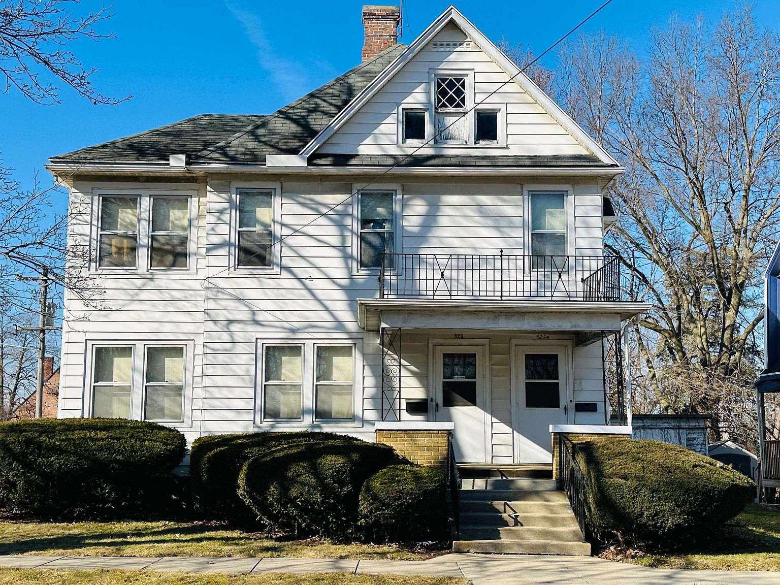 526 1/2 S Carroll Ave, Freeport, IL 61032 Zillow