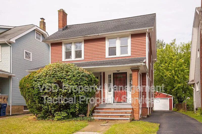 4 bed, 1.5 bath, 1488 sqft, $1,695 — Photo 2