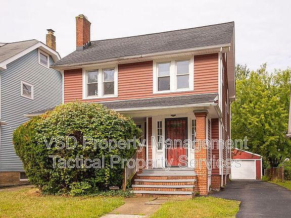 2nd image of 860 Clarence Rd