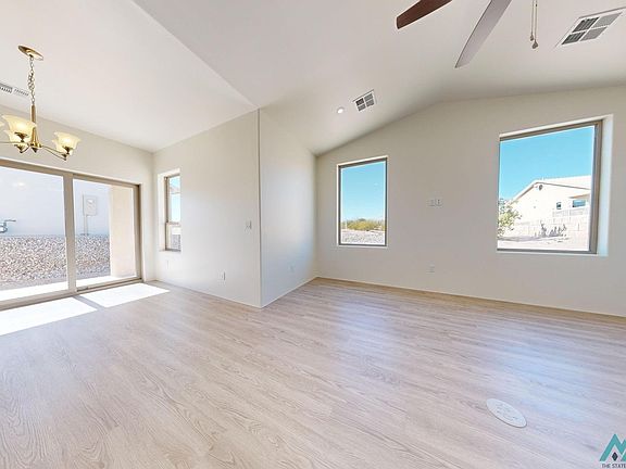4th image of 210 Skyline Dr
