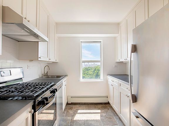 2nd image of 300 W 110th St APT 12E