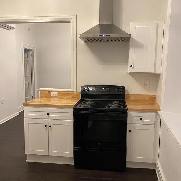 713 Locust St #4 — Photo 2