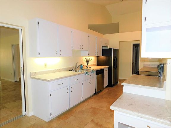 3rd image of 6920 Arbor Oaks Cir