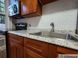 2503 N Calvert St, Baltimore, MD 21218