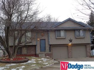 8711 Pratt St, Omaha, NE 68134