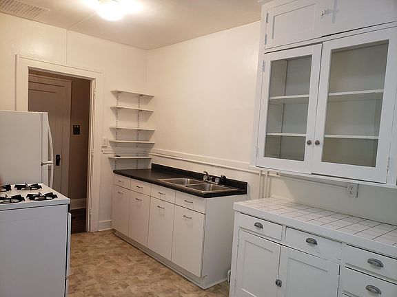 2nd image of 2216 Garfield Ave APT 105