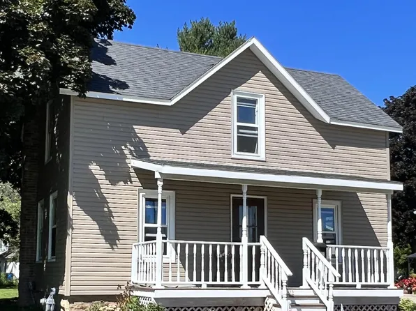 135 S Depot St, Juneau, WI 53039