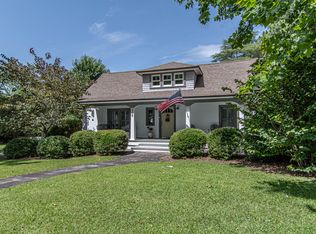 385 E New Jersey Ave, Southern Pines, NC 28387