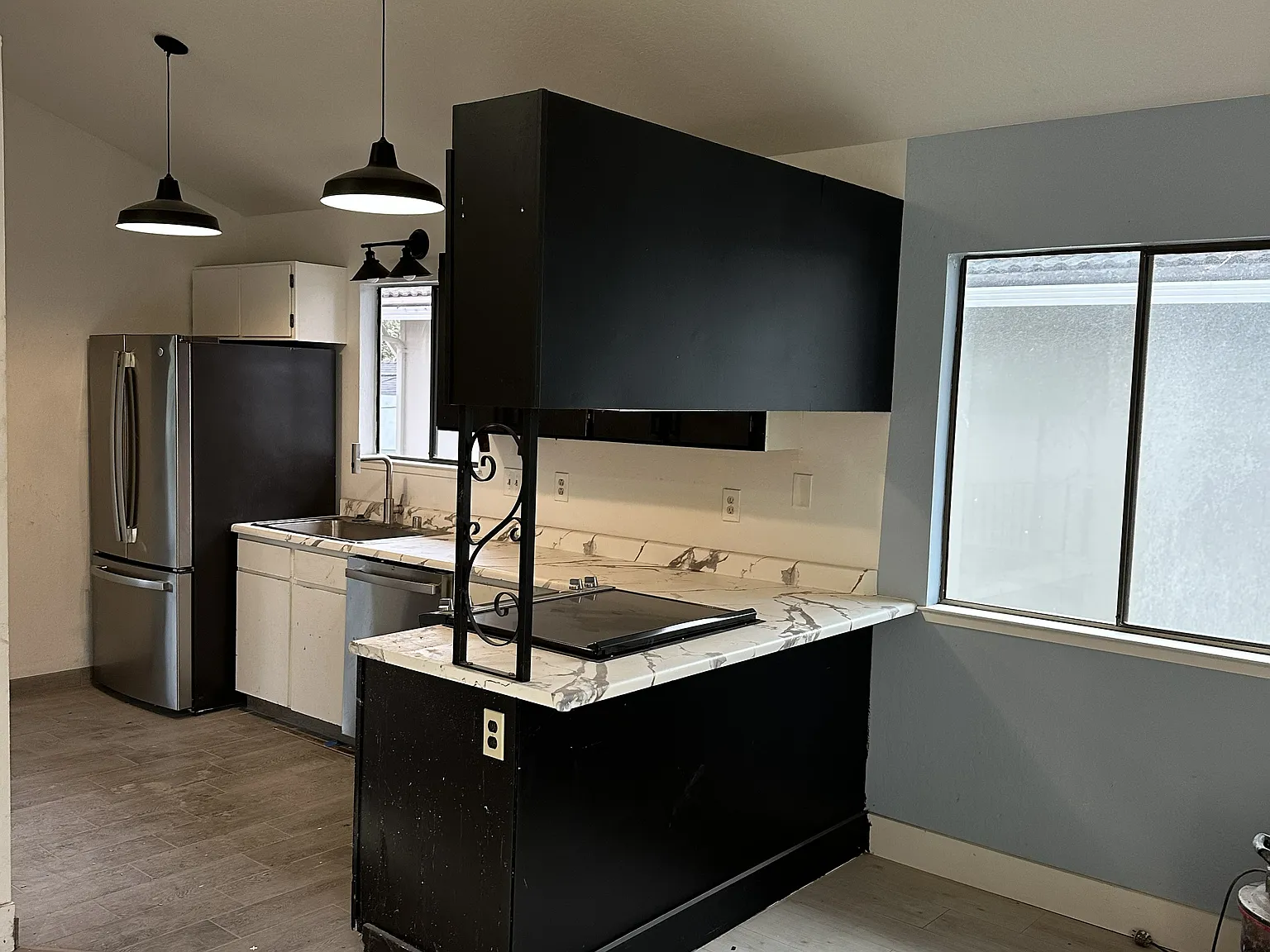 3 bed, 1230 sqft, $4,695 — Photo 4