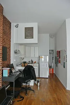 Rented by Metropolitan Realty | media 31