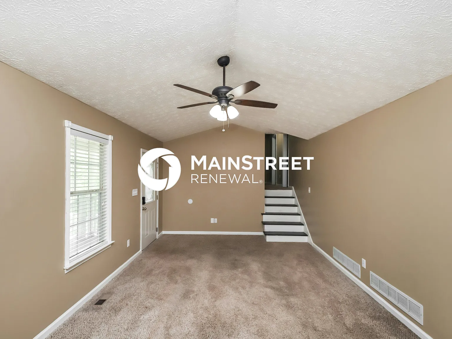 166 Thornbrooke Dr — Photo 3