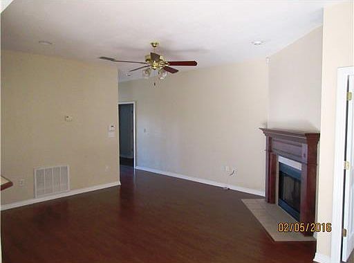 3rd image of 312 Woodcrest Dr