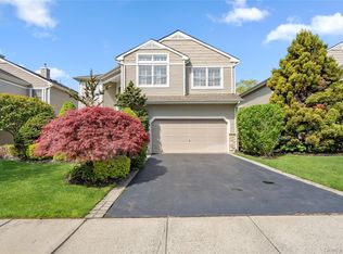 185 Sagamore Dr, Plainview, NY 11803